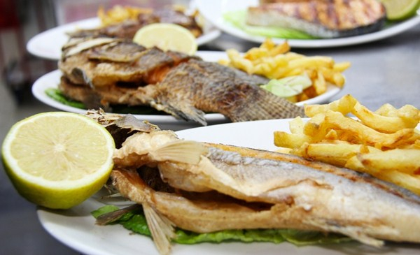  بالصور: إعادة افتتاح مطعم العجوز والبحر يحول ظلام كيدم إلى نور يُضيء العجمي